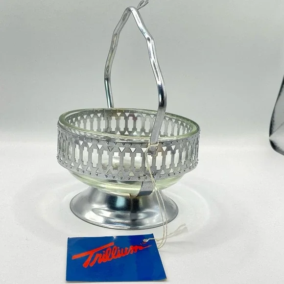 Trillium Vintage MCM Glass Nut Candy Dish Silver Tone Metal Basket OS Silver - Picture 3 of 10